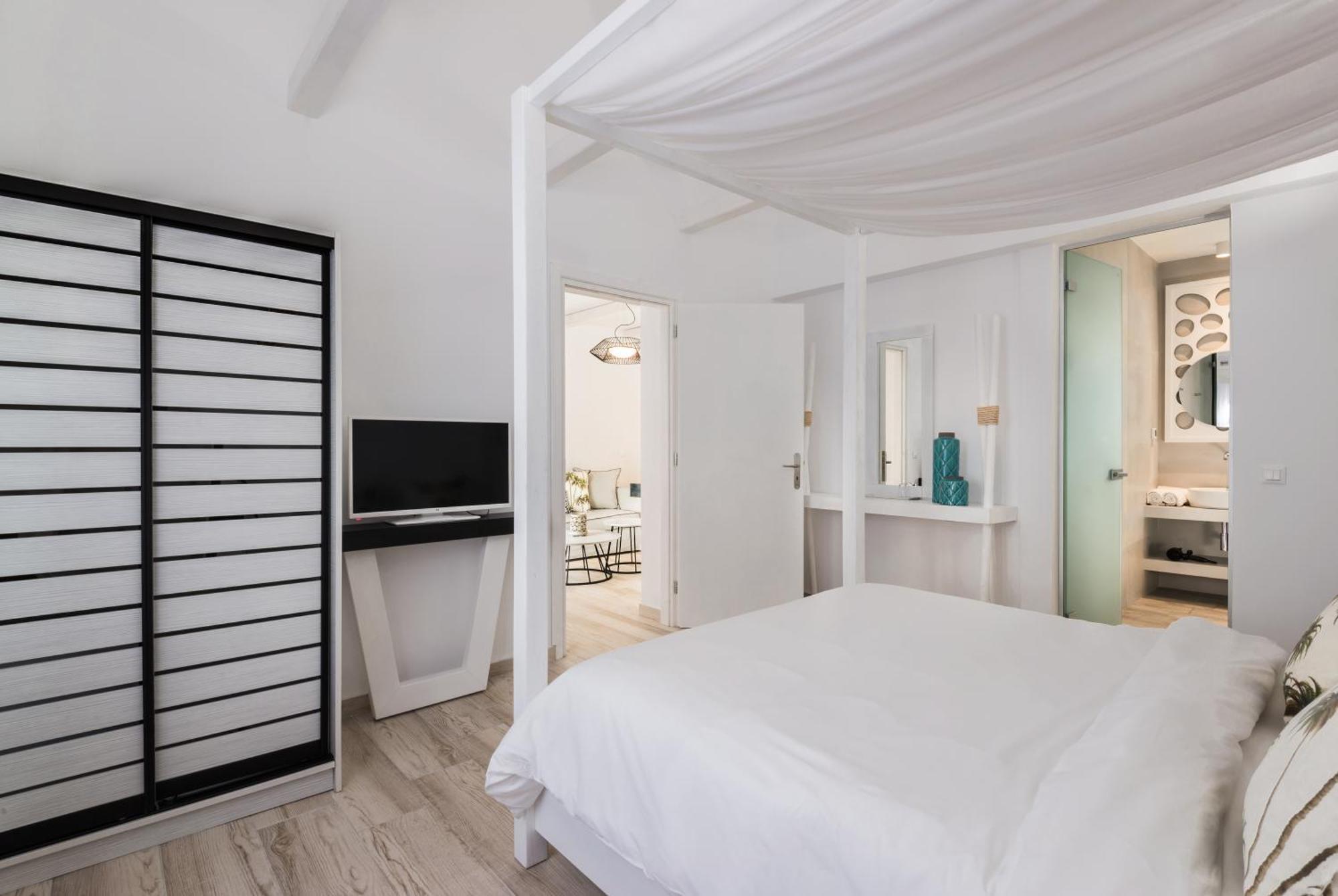 Smy Mediterranean White Santorini (Adults Only) Kamari  Room photo